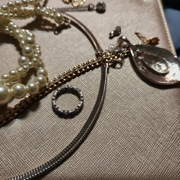 Misc jewelry - Picture 1 of 3